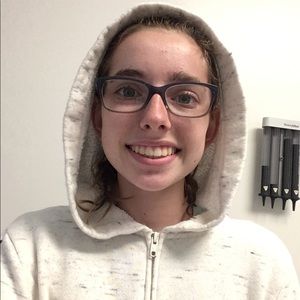 Meet your Posher, Alyssa